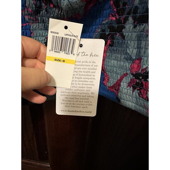 Band of the Free Blue Floral Key Hole Back Square Neck Crop Top Women Sz M - Picture 4 of 4